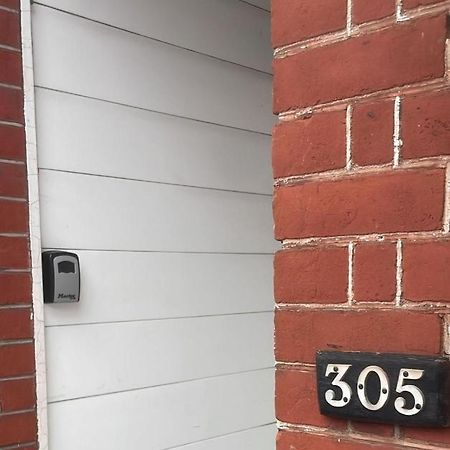 305 High Town Road Hostel Лутън Екстериор снимка